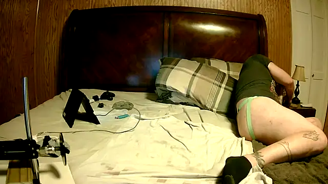 Snapshot of Cummerforyouu2 chatting on December 13, 2025, 7:53 pm Cummerforyouu2 online show from December 13, 2025, 7:53 pm