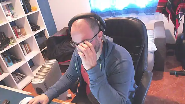 ravingr4d4 online show from March 6, 2025, 9:14 am