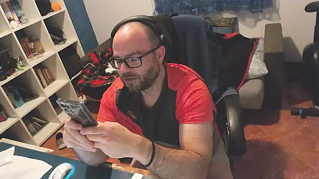 ravingr4d4 online show from March 7, 2025, 12:58 am