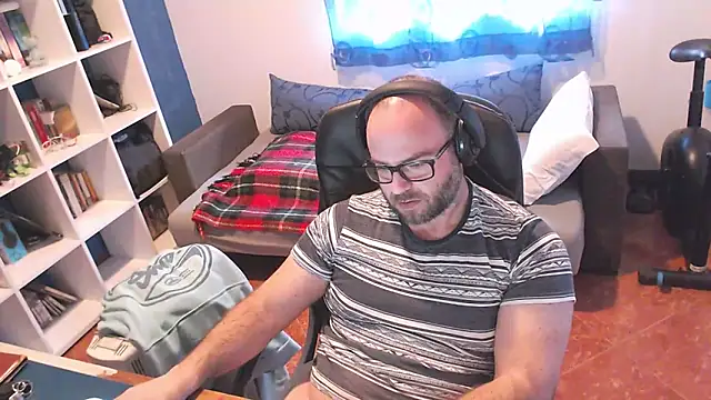 ravingr4d4 online show from March 10, 2025, 3:20 pm