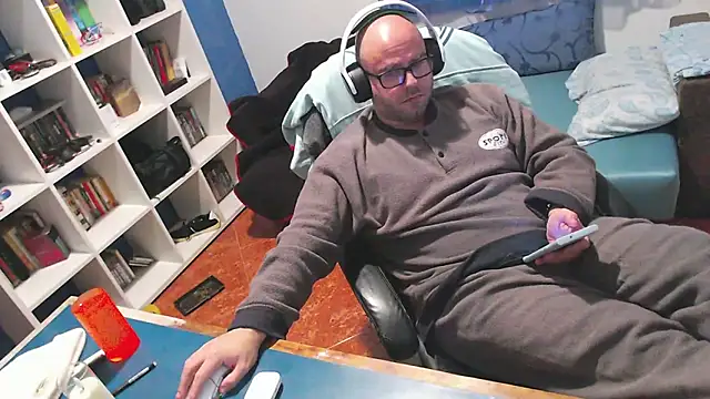 ravingr4d4 online show from December 20, 2025, 11:56 pm