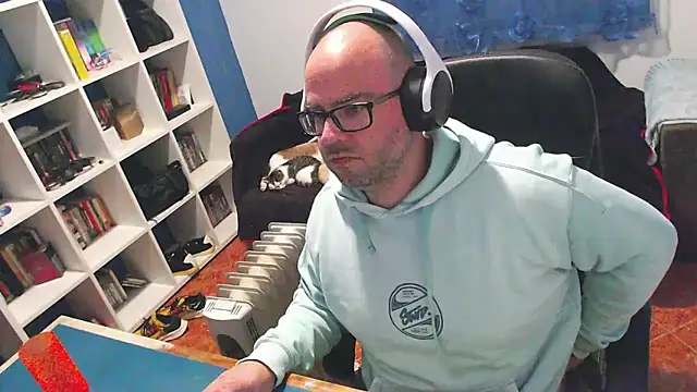 ravingr4d4 online show from December 21, 2025, 10:50 pm