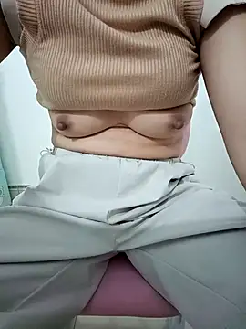 SweetGirl2k2 online show from October 29, 2025, 3:20 am