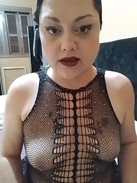 Snapshot of LilithRos3 chatting on January 6, 2026, 10:23 pm LilithRos3 online show from January 6, 2026, 10:23 pm