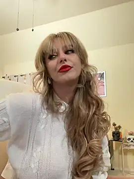 Snapshot of RoxxyDallas chatting on December 21, 2024, 10:51 pm RoxxyDallas online show from December 21, 2024, 10:51 pm