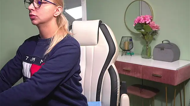 CelineConner online show from January 8, 2025, 5:05 am