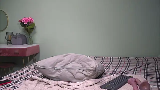 CelineConner online show from January 14, 2025, 8:20 am