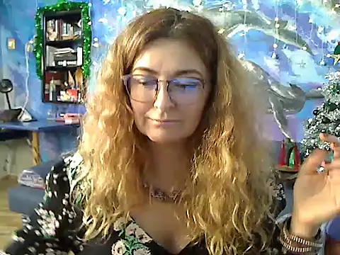 Snapshot of Helen1974 chatting on January 5, 2025, 9:05 am Helen1974 online show from January 5, 2025, 9:05 am