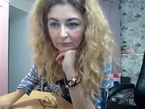 Snapshot of Helen1974 chatting on March 16, 2025, 11:36 pm Helen1974 online show from March 16, 2025, 11:36 pm