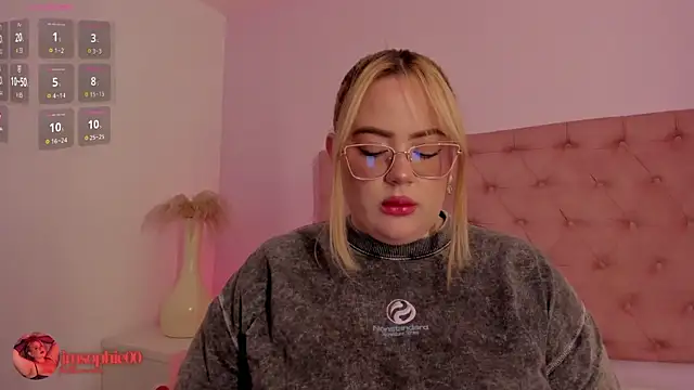 sophiarossee  online show from October 16, 2025, 12:17 pm