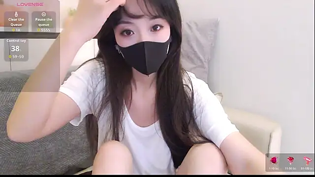 Snapshot of Duludulu_007 chatting on February 5, 2026, 10:53 am Duludulu 007 online show from February 5, 2026, 10:53 am