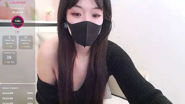 Snapshot of Duludulu_007 chatting on February 24, 2026, 6:22 am Duludulu 007 online show from February 24, 2026, 6:22 am