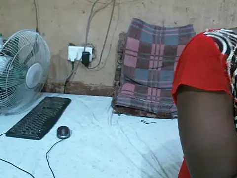 cute naimah online show from May 13, 2026, 3:42 pm