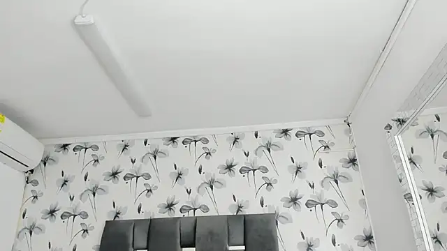 Ehotloveaxxx online show from October 1, 2025, 1:39 pm