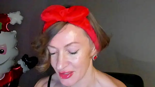 Snapshot of Dorothy_Meyer chatting on December 28, 2024, 3:04 am Dorothy Meyer online show from December 28, 2024, 3:04 am