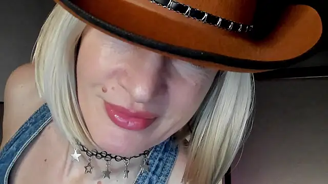 Snapshot of Dorothy_Meyer chatting on February 27, 2025, 5:02 am Dorothy Meyer online show from February 27, 2025, 5:02 am