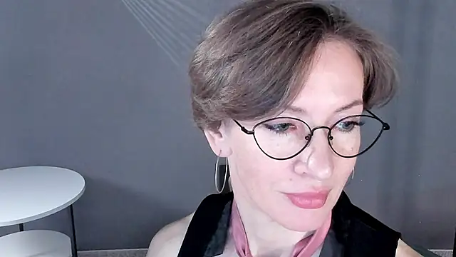 Snapshot of Dorothy_Meyer chatting on May 13, 2026, 5:38 am Dorothy Meyer online show from May 13, 2026, 5:38 am