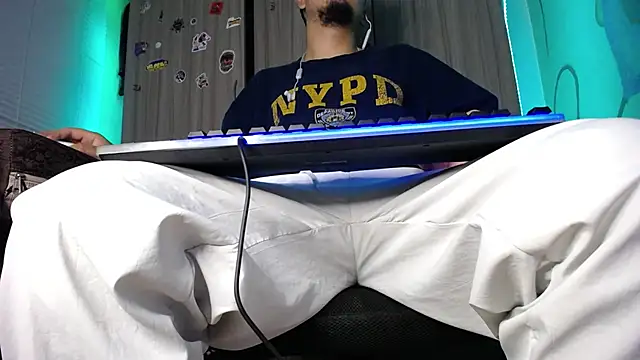zacwatson  online show from December 2, 2024, 3:36 pm
