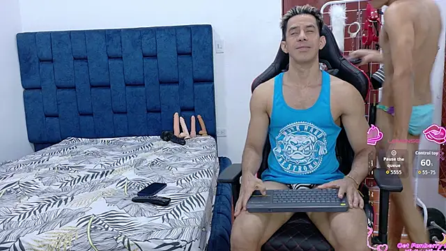 JoseRumbero26 online show from November 23, 2025, 11:21 am