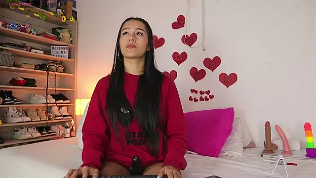 Snapshot of thamaral1 chatting on March 18, 2025, 4:15 pm thamaral1 online show from March 18, 2025, 4:15 pm