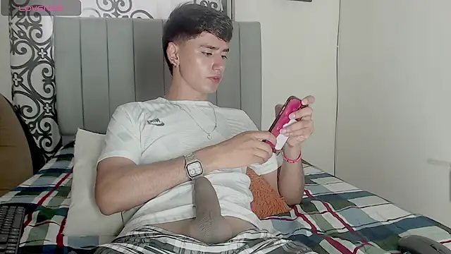 juan stiven online show from October 22, 2025, 3:23 pm