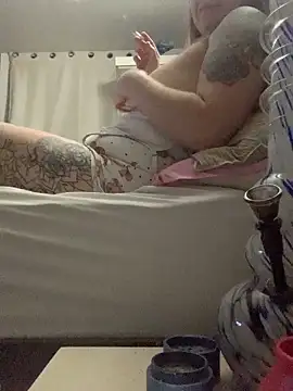 Snapshot of Mymy_Stevo_420 chatting on December 15, 2025, 2:16 am Mymy Stevo 420 online show from December 15, 2025, 2:16 am