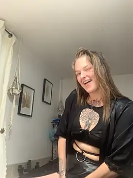 Snapshot of Mymy_Stevo_420 chatting on December 18, 2025, 1:44 am Mymy Stevo 420 online show from December 18, 2025, 1:44 am