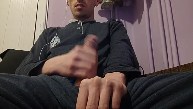 Snapshot of _Hocthus_ chatting on January 14, 2025, 7:32 pm Hocthus online show from January 14, 2025, 7:32 pm