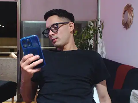 Snapshot of Sexyclark_ chatting on January 9, 2026, 2:03 am Sexyclark online show from January 9, 2026, 2:03 am