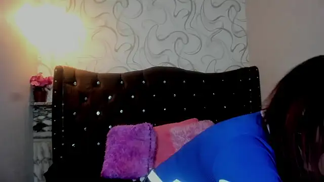 Snapshot of moniquehicks chatting on October 15, 2025, 3:23 pm moniquehicks online show from October 15, 2025, 3:23 pm