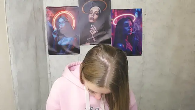 Snapshot of AliceFlirtt_ chatting on November 11, 2025, 9:09 am AliceFlirtt online show from November 11, 2025, 9:09 am