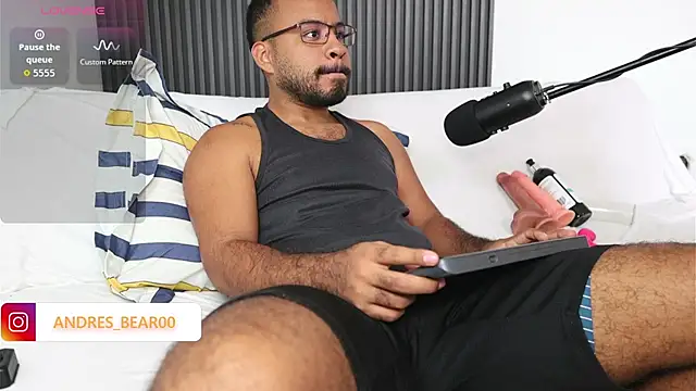 Little Bear00 online show from October 11, 2025, 5:44 pm