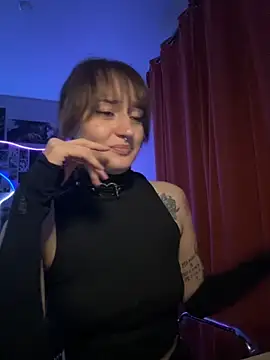 Snapshot of Dooubletroublee chatting on October 26, 2025, 7:42 pm Dooubletroublee online show from October 26, 2025, 7:42 pm