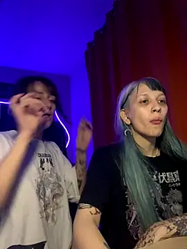 Snapshot of Dooubletroublee chatting on November 6, 2025, 11:48 pm Dooubletroublee online show from November 6, 2025, 11:48 pm