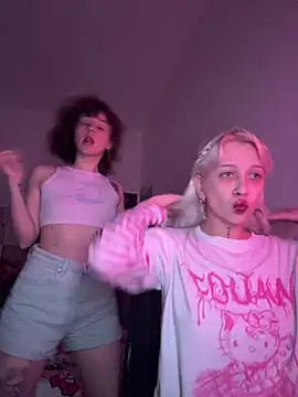 Dooubletroublee online show from May 12, 2026, 1:58 am