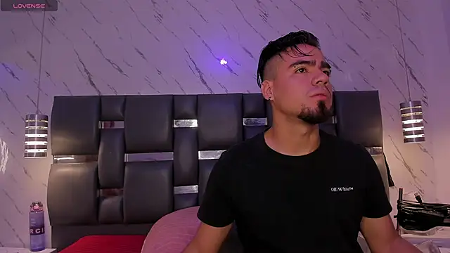 PittAndLunaa online show from April 14, 2026, 12:22 pm