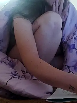 emeli moon online show from September 21, 2025, 6:53 pm