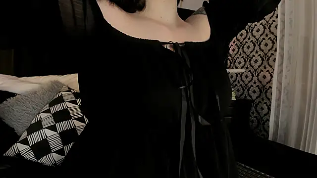 Adeelinee online show from November 22, 2025, 7:46 pm