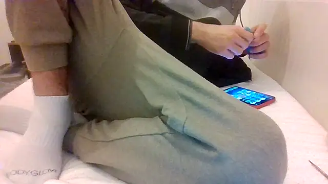 Snapshot of VersGuy24 chatting on February 24, 2026, 6:50 pm VersGuy24 online show from February 24, 2026, 6:50 pm