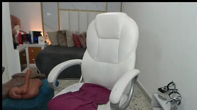Snapshot of annita_cooper_ chatting on February 12, 2025, 6:51 pm annita cooper online show from February 12, 2025, 6:51 pm