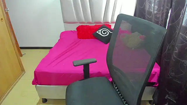 samantha  wilson online show from October 31, 2025, 1:45 pm