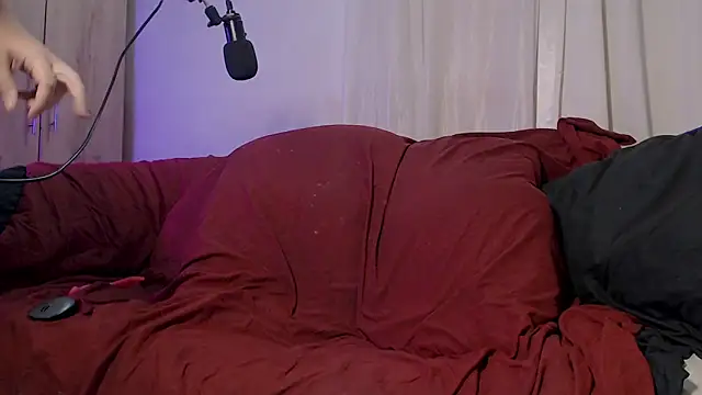 anotherbigboy  online show from October 18, 2025, 2:18 pm