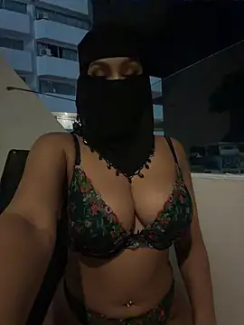 Snapshot of YourThirstySlut chatting on April 9, 2026, 4:56 pm YourThirstySlut online show from April 9, 2026, 4:56 pm