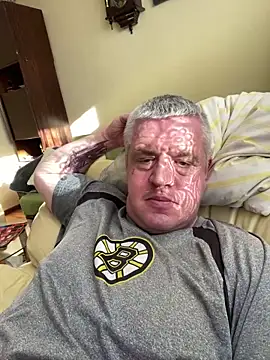 Snapshot of Evolite123 chatting on March 18, 2025, 2:37 pm Evolite123 online show from March 18, 2025, 2:37 pm