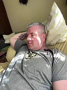 Snapshot of Evolite123 chatting on March 19, 2025, 12:01 pm Evolite123 online show from March 19, 2025, 12:01 pm