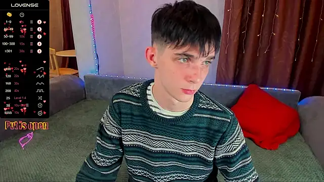 Snapshot of Aaron_Boom chatting on October 27, 2025, 12:26 am Aaron Boom online show from October 27, 2025, 12:26 am