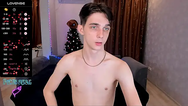 Snapshot of Aaron_Boom chatting on January 5, 2026, 11:19 pm Aaron Boom online show from January 5, 2026, 11:19 pm