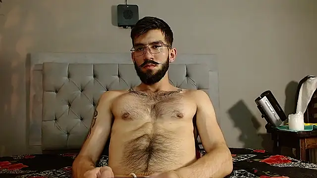 Snapshot of Mr_WhiteCock chatting on December 10, 2024, 9:33 pm Mr WhiteCock online show from December 10, 2024, 9:33 pm
