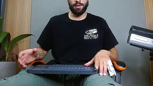 Mr WhiteCock online show from October 28, 2025, 11:18 pm