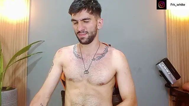 Snapshot of Mr_WhiteCock chatting on January 6, 2026, 2:48 am Mr WhiteCock online show from January 6, 2026, 2:48 am